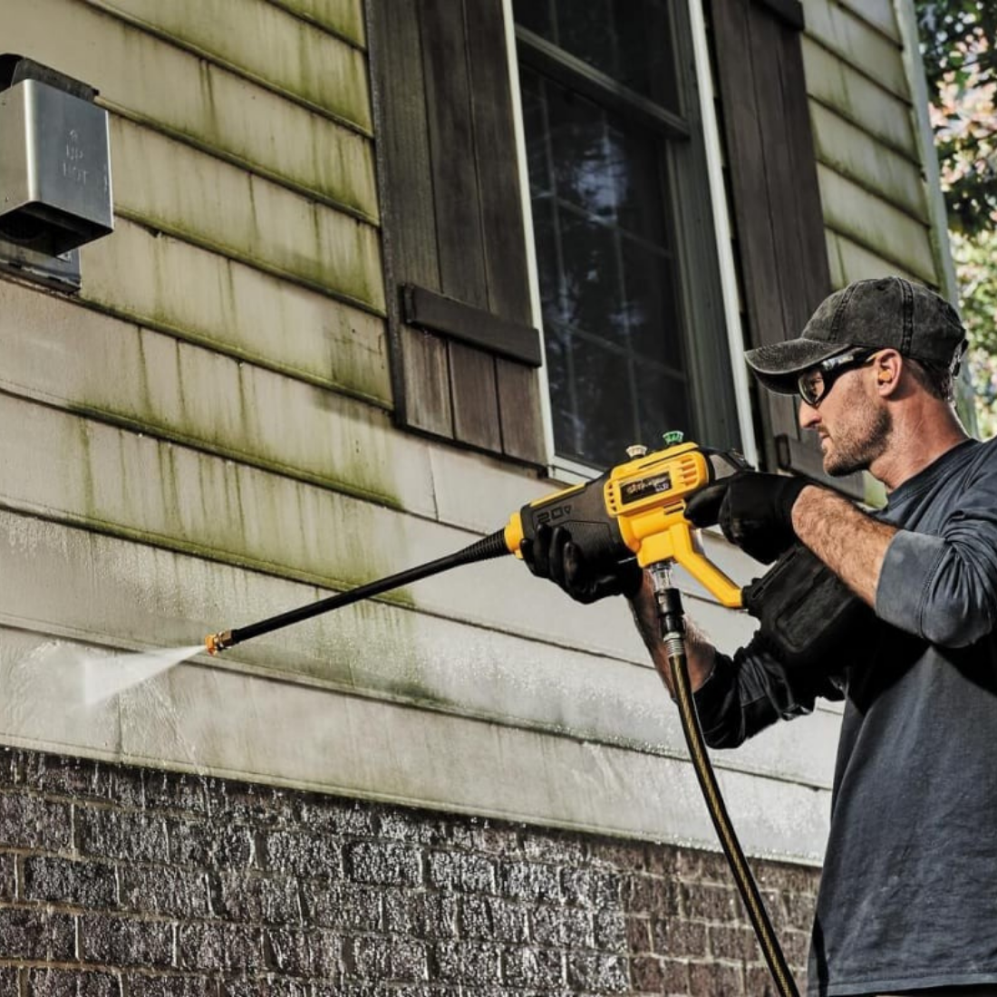 Hidrolavadora portátil + kit de accesorios + 2 baterías gratis