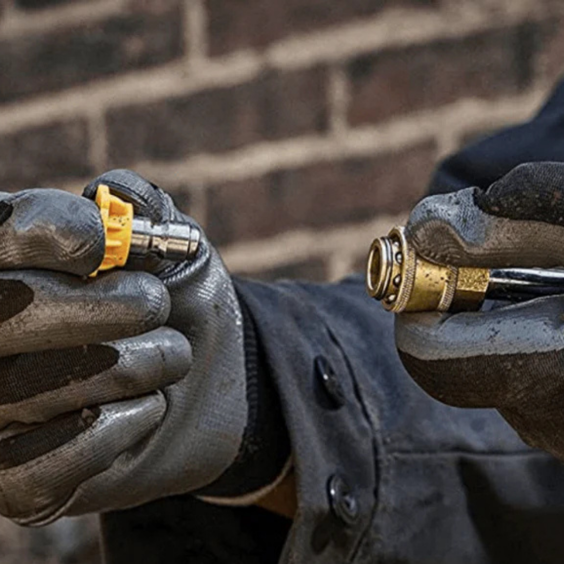 Hidrolavadora portátil + kit de accesorios + 2 baterías gratis