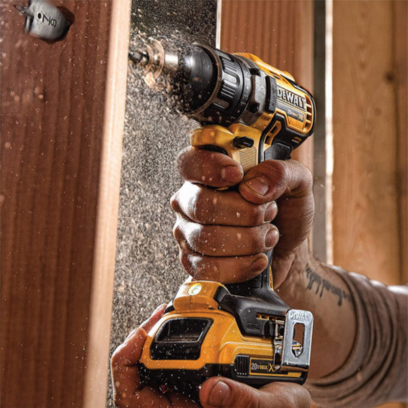 Kit DEWALT Taladro Inalámbrico + 26 accesorios + 2 bateries